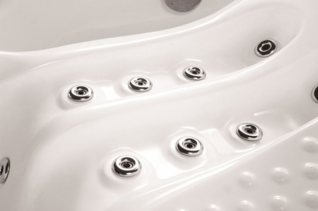 Гидромассажный спа-бассейн Sunrans SR816 Гидромассажный спа-бассейн Sunrans SR816