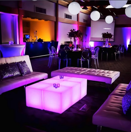 Светильник Куб 15 с питанием от АКБ, RGB Светильник Куб 15 с питанием от АКБ, RGB